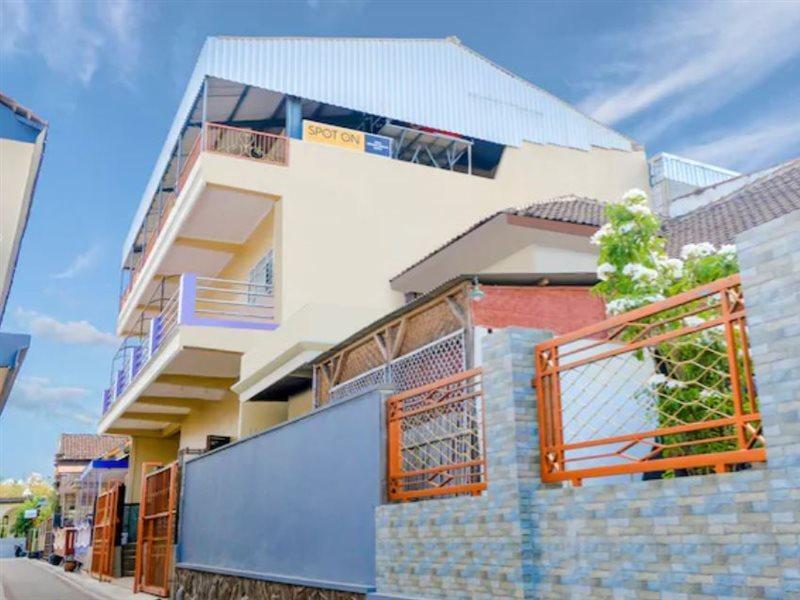 Spot On 1870 Graha Batu Mulia Hotel Екстериор снимка