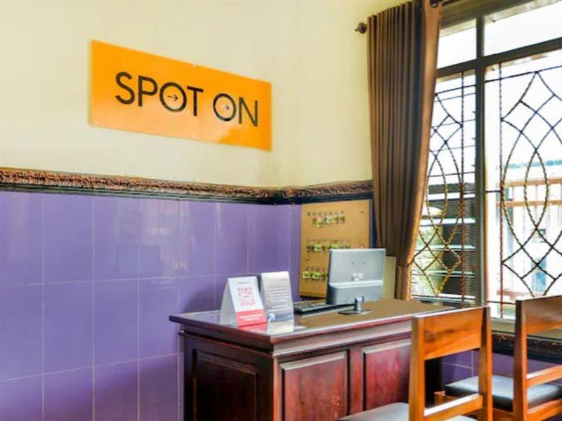 Spot On 1870 Graha Batu Mulia Hotel Екстериор снимка
