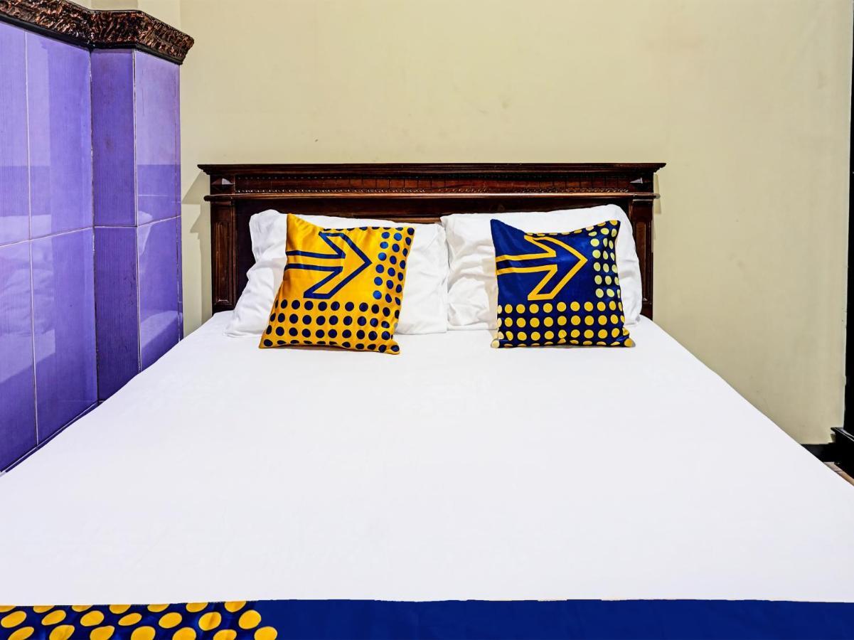 Spot On 1870 Graha Batu Mulia Hotel Екстериор снимка
